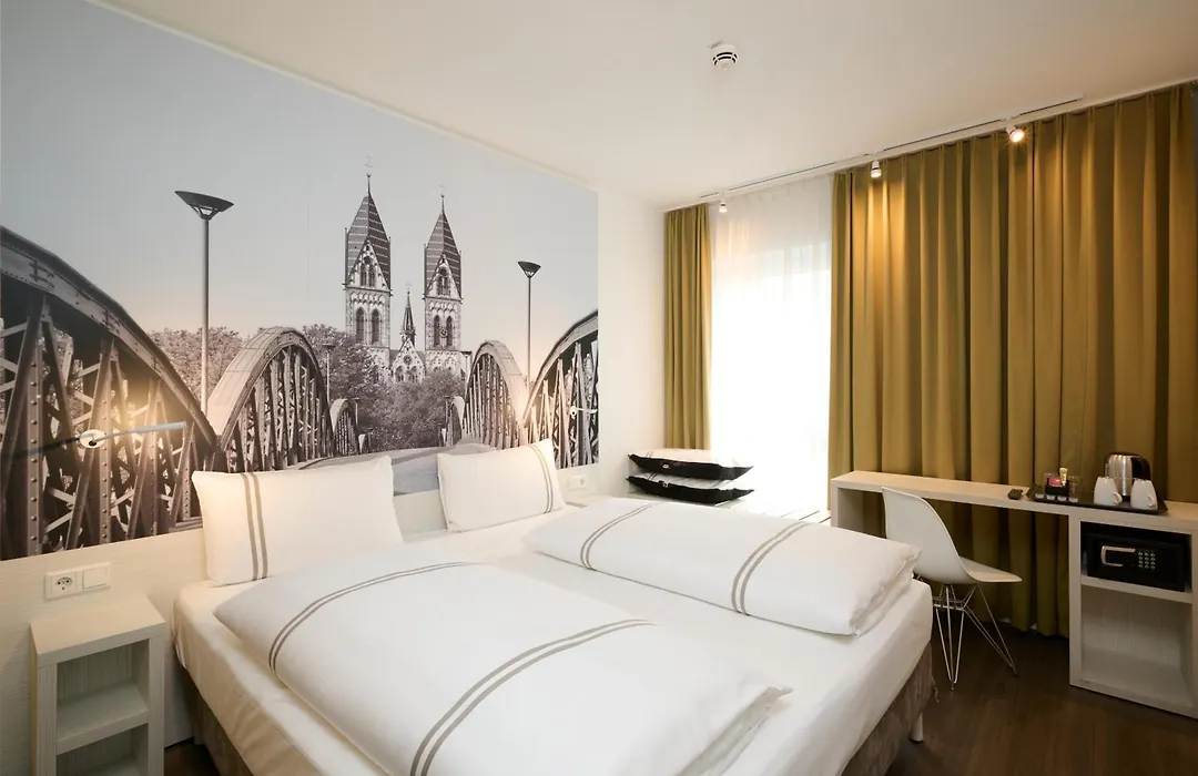 Premier Inn Freiburg City Nord-1