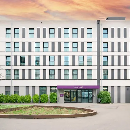 Premier Inn Freiburg City Nord-2